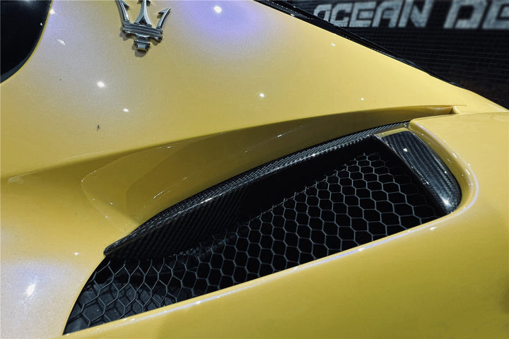 MASERATI MC20 NVT STYLE DRY CARBON FIBER QUARTER PANEL SIDE VENT SCOOPS