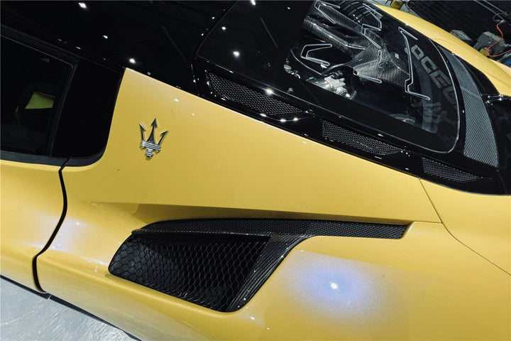 MASERATI MC20 NVT STYLE DRY CARBON FIBER QUARTER PANEL SIDE VENT SCOOPS