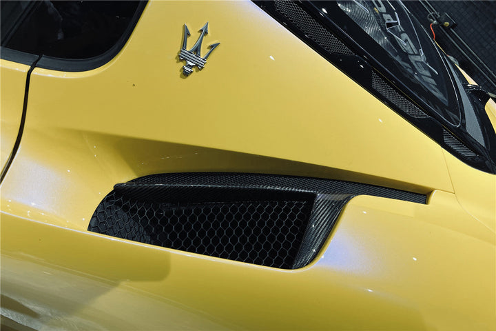 MASERATI MC20 NVT STYLE DRY CARBON FIBER QUARTER PANEL SIDE VENT SCOOPS